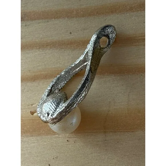 Silver Teardrop Pendant With Faux Pearl Accent - Picture 3 of 3